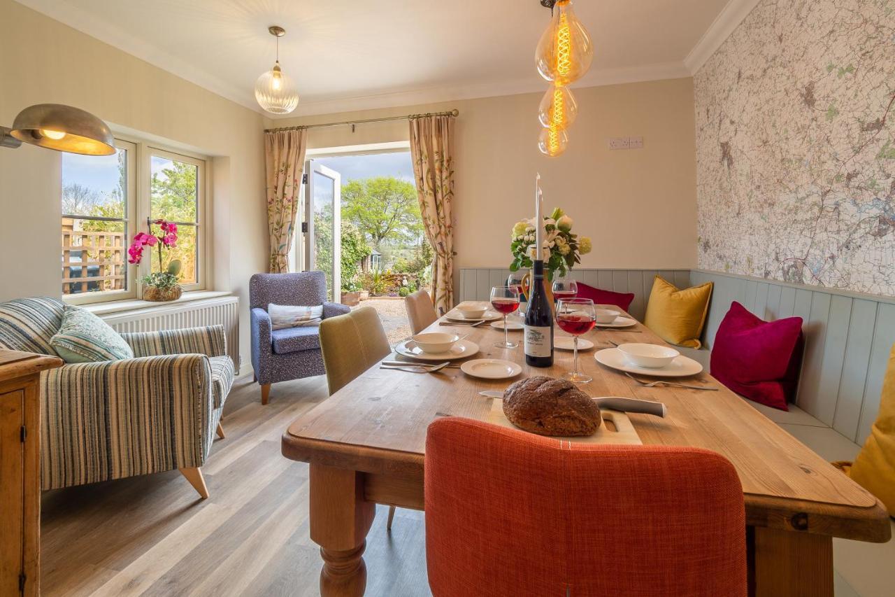 סטוק ביי ניילנד Immaculate Luxury Retreat In Pretty Village With Great Pubs - Box Valley Cottage מראה חיצוני תמונה